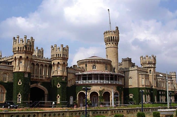 Bangalore city tour with English guide & multi language support