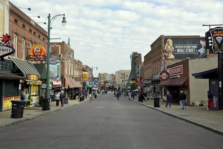 סיור מודרך בעיר ממפיס שכולל שייט בספינת נהר