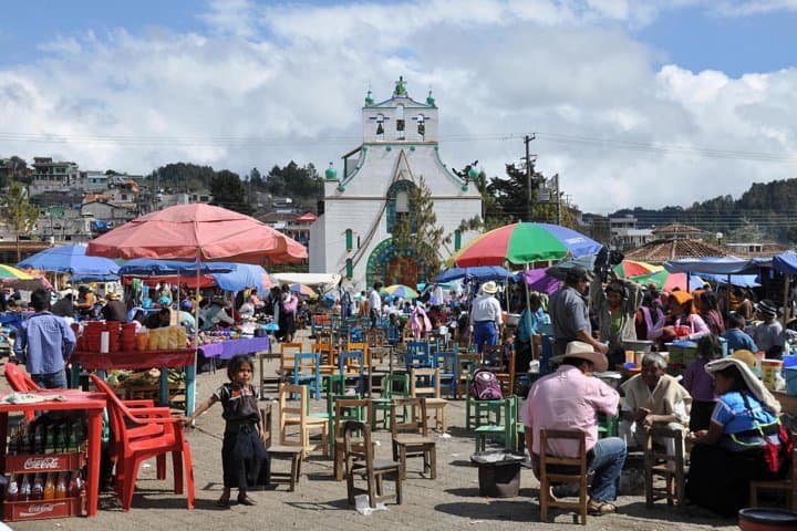 San Juan Chamula and Zinacatan from San Cristobal English Guide