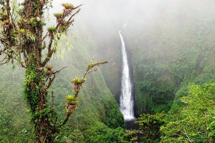 טיול קומבו יום מלא בהר הגעש ארנל עם צהריים וערב