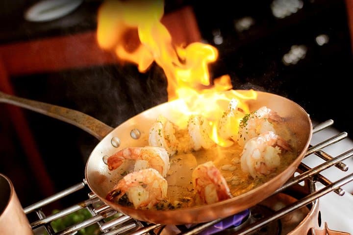 סיור גורמה ערב 5 מנות - היסטוריה ומזון בעיר קוויבק העתיקה