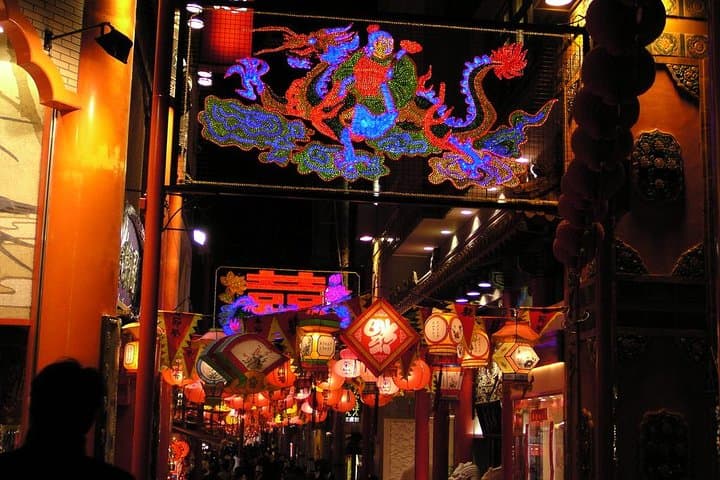 Nagasaki Private Walking Tour with a Local