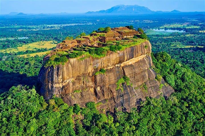 Sigiriya & Dambulla Private Day Trip with Entry Fees & Lunch