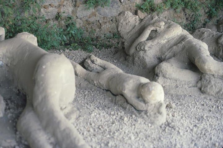 טיול יומי מפומפיי והר הווזוב מרומא עם ארוחת פיצה