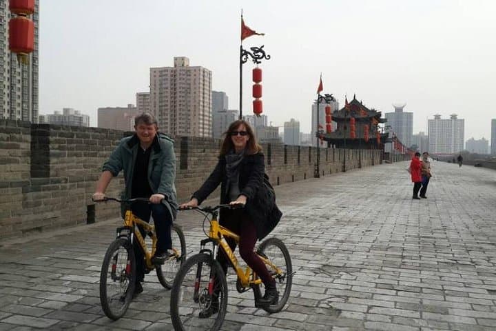 סיור יומי פרטי מותאם אישית עם אופציות של לוחמי טרקוטה