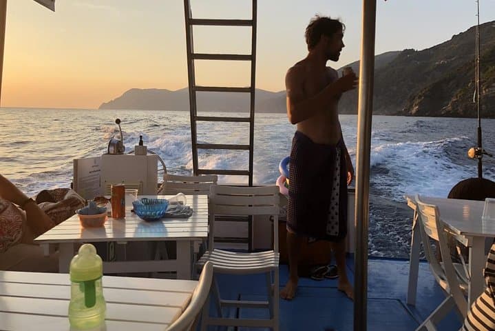 סיור בשקיעה בסירה בחמשת הארצות