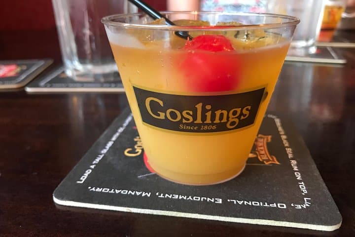 סיור אוכל ברמודה: אכלו, שתו וחקרו