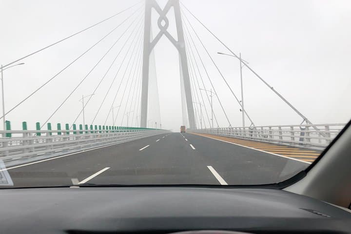 Private Transfer: Hong Kong to Macau via Zhuhai Bridge