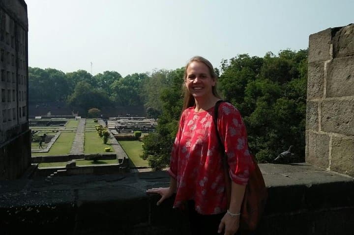 סיור הליכה חווייתי בפונה לה immersion תרבותית עם מדריך