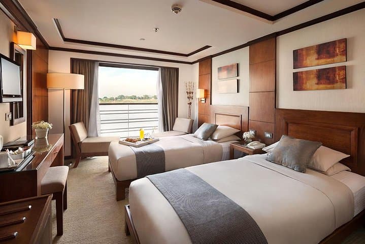 אבו סימבל ו-3 לילות שיט על הנילוס