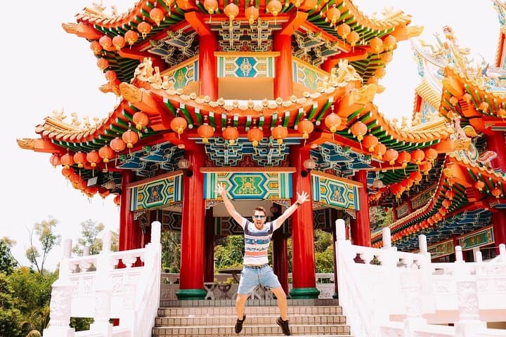 סיור פרטי של חצי יום במערות באטו ובתרבות בקואלה לומפור