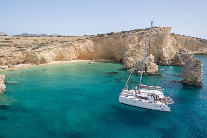 Shared Catamaran All inclusive-Day Cruise to Naxos or Paros 