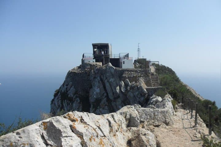 סיור הליכה על הסלע העליון