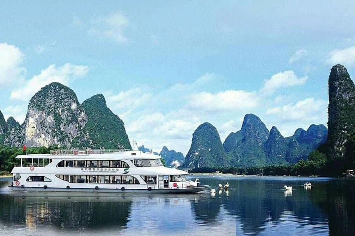 Li River cruise & Yangshuo countryside private day tour 