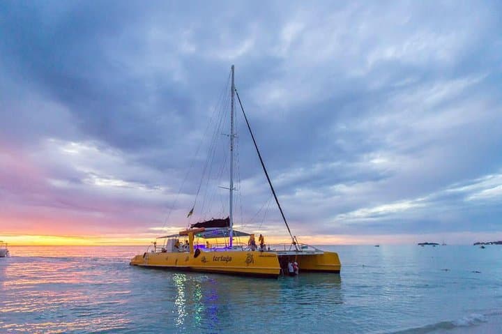 Catamaran Cruise Full Day Tour- Reef, Rick's Cafe & Negril Beach