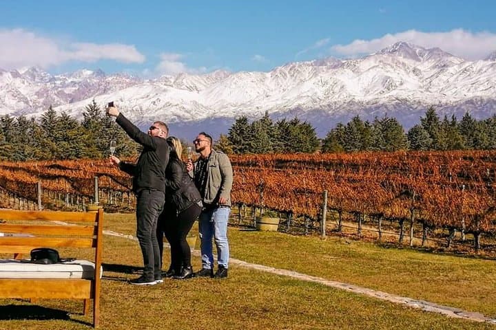 Uco Valley: Landscapes, organic wines and traditional flavors