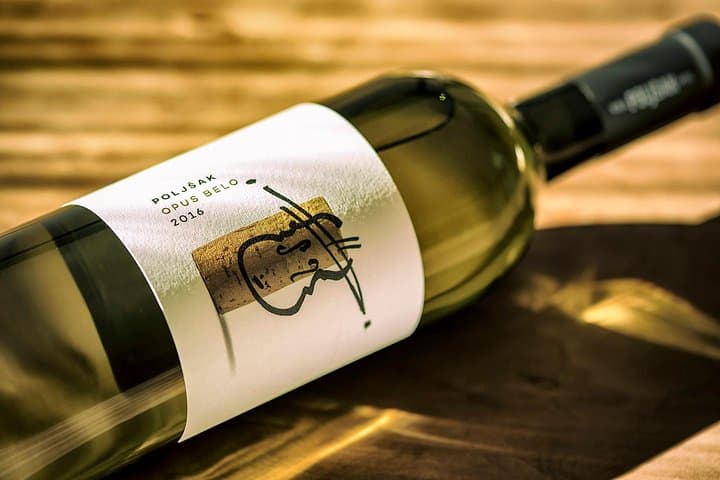 טעימת יין עם נקניקים