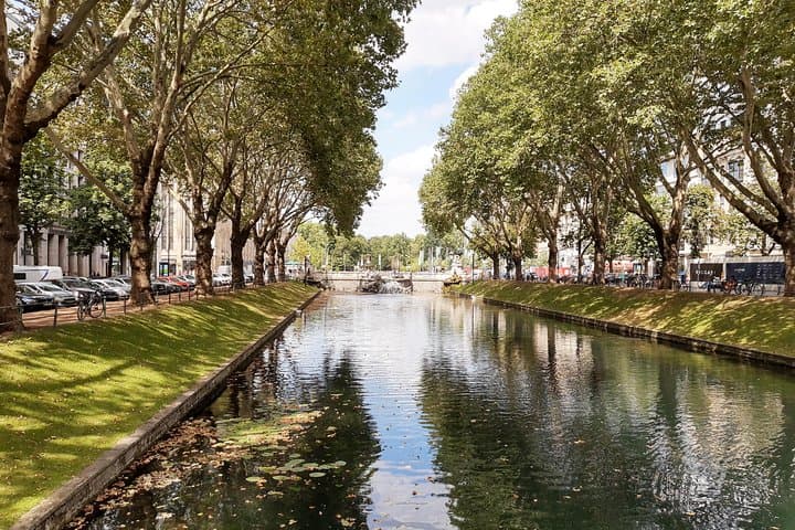 טיול בStreet הישן של דיסלדורף ובירה אלט