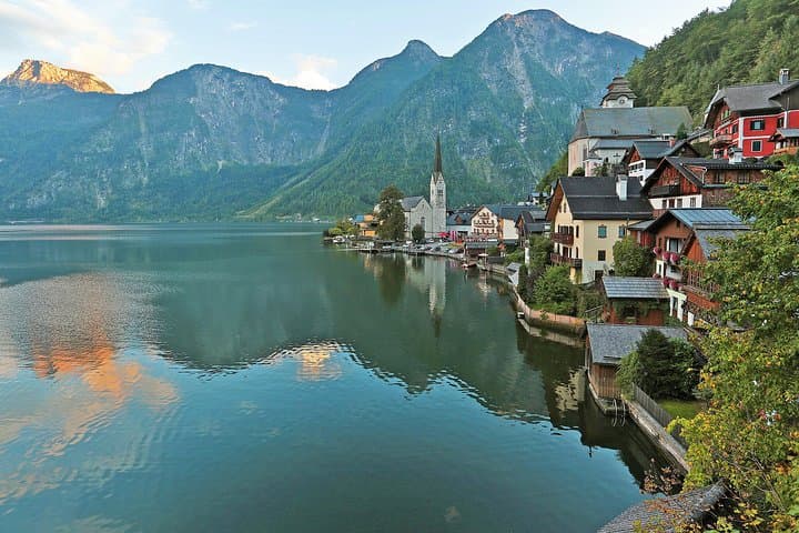 Hallstatt Guided Day Trip from Vienna With Boat Ride Option