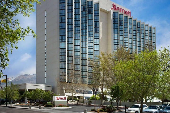 שואו של חקירת רצח אמיתית בערב של דינר דטקטיב - אלבקרקי, ניו מקסיקו