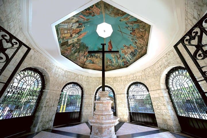 טיול פרטי בסבו ובמפרץ לאפו-לאפו עם נקודות פיסגת ארוחות בבית הלצ'ון
