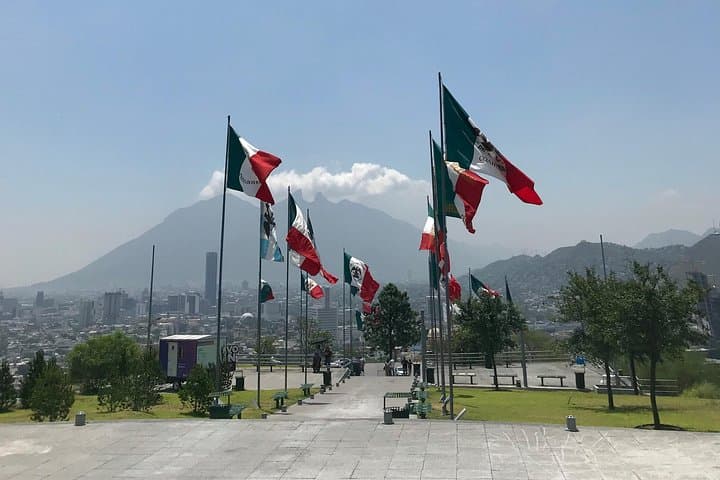 Private English Monterrey City Highlights with a Local Guide