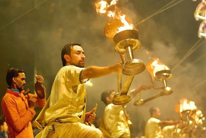 סיור פרטי בן 6 ימים בדלהי, אגרא, ג'ייפור וברנאסי מדלהי