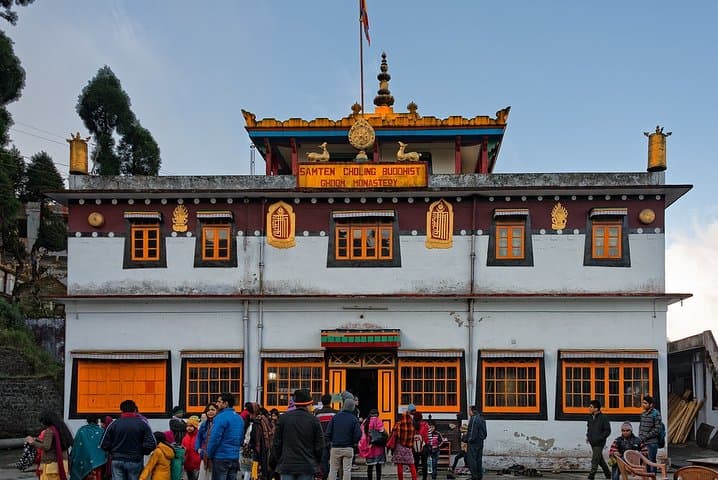 יום-מטיילים (סיור יום מלא בדארג'ילינג).