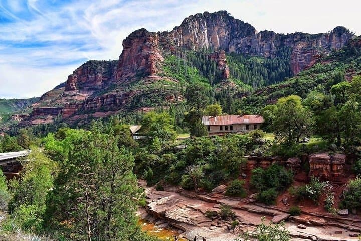 Sedona's Seven Canyons & Van Deren Cabin 4x4 Adventure