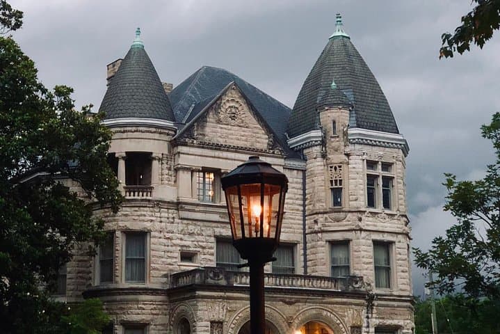 סיור רפאים בלוויביל הישנה המומלץ על ידי הניו יורק טיימס @ רביעי ואורמסבי