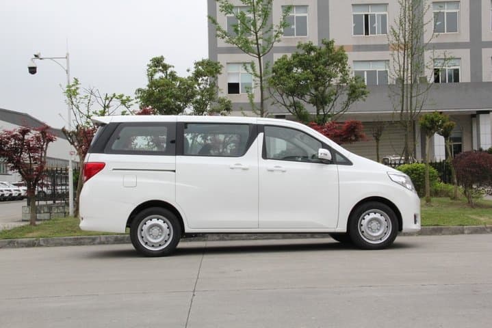 הורדה בשדה התעופה של פמבה מאייינה או ממלונות מנטרה (צפון)