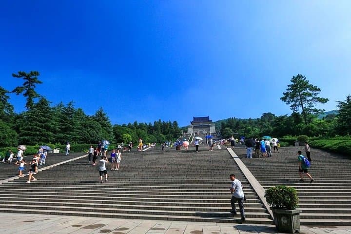 טיול יום פרטי גמיש בנאנג'ינג עם שירות מדריך מקצועי ונהג