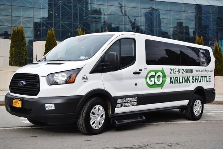 JFK למנהטן: העברה משותפת לכיוון אחד