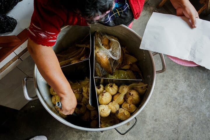 AUTHENTIC OAXACA CULTURAL FOOD TOUR, eat like a local.