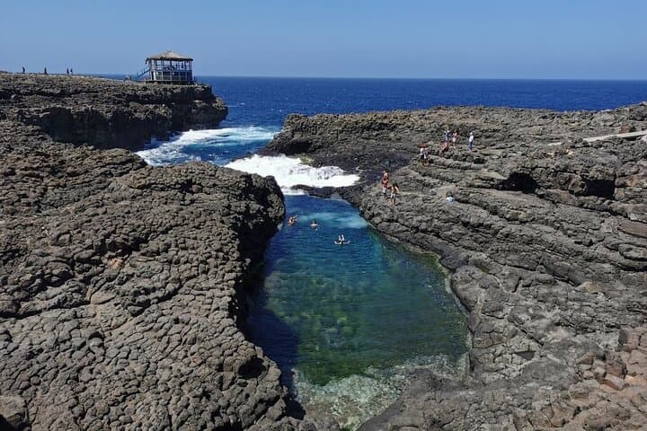 טיול יום מלא הכולל הכל באי סל (כולל צהריים וכל העמלות)