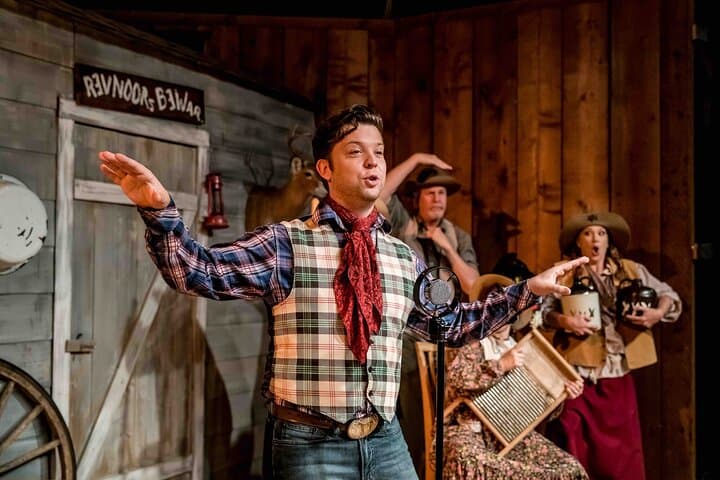 ההצגה "מי עשה את זה" - מופע הדינר הטוב ביותר בברנסון במסתורין של רצח