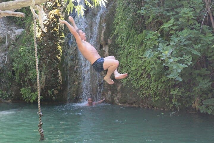 טיול קווד וטרקטורונים משתלם למפרץ לארה ומפלי אדוניס