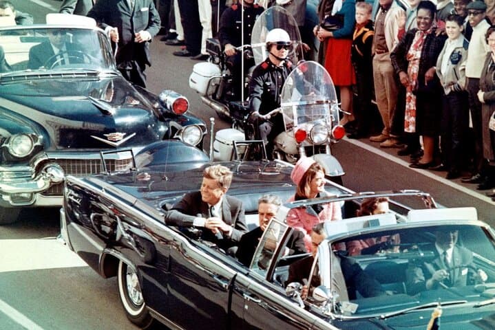 סיור ההתנקשות של JFK עם מוזיאון JFK ובית המגורים של אוסוואלד