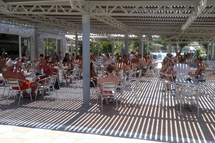 כרטיס כניסה לפארק המים לידו עם העברות