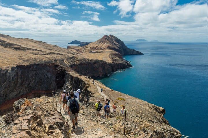 פונטה דה סאו לורנסו (PR 8) - טיול הליכה במדיירה
