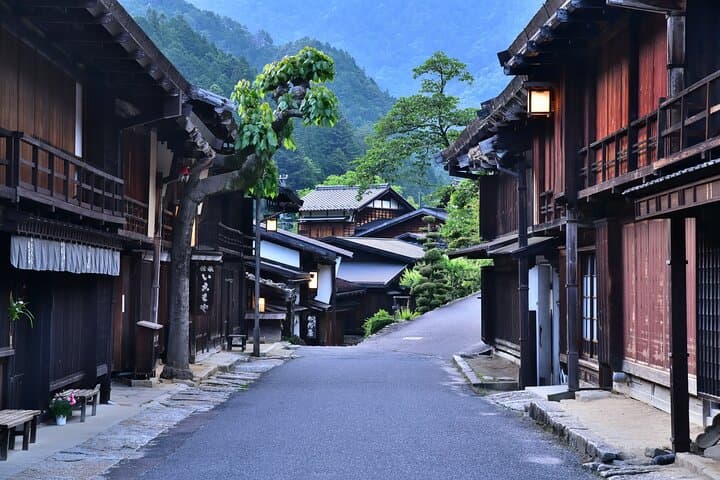 טיול יום על מסלול נקשנדו מגומה וצומאגו עם מדריך בעל רישיון ממשלתי