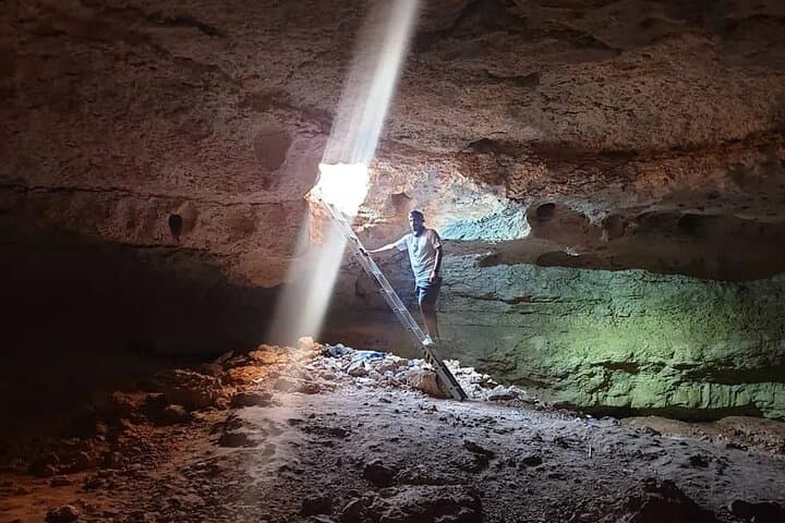 Edge of the World Hike Riyadh | 4x4 Safari & Bat Cave