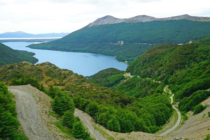 סיור שטח 4x4 באגם המוסתר ואגם פגנאנו עם ארוחת צהריים