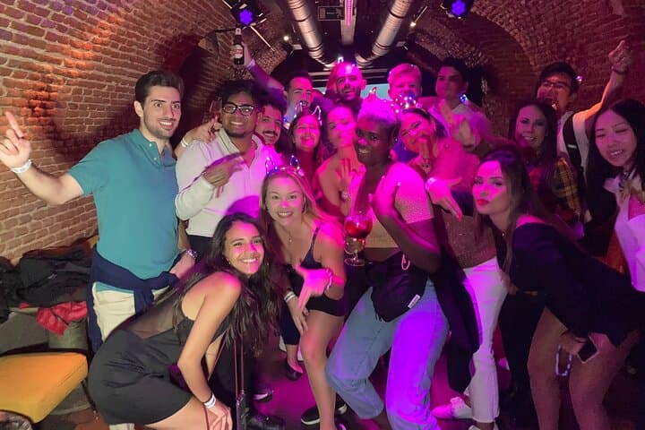 מסיבת ברים מדריד מאת מאד פרטיז