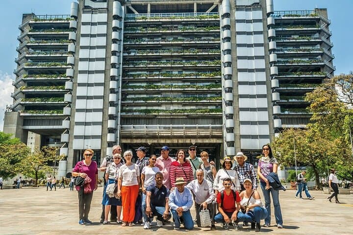 סיור במדלין: רכבים נושאיים, רכבת קלף ורכבת מטרו קבילה