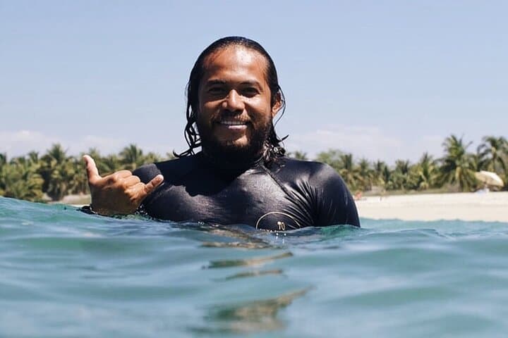 שיעור גלישה של שעתיים בגלים של פוארטו אסקונדידו