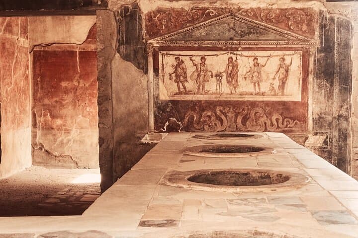 Pompeii Private Tour with an Archaeologist and Skip The Line - 3 hours