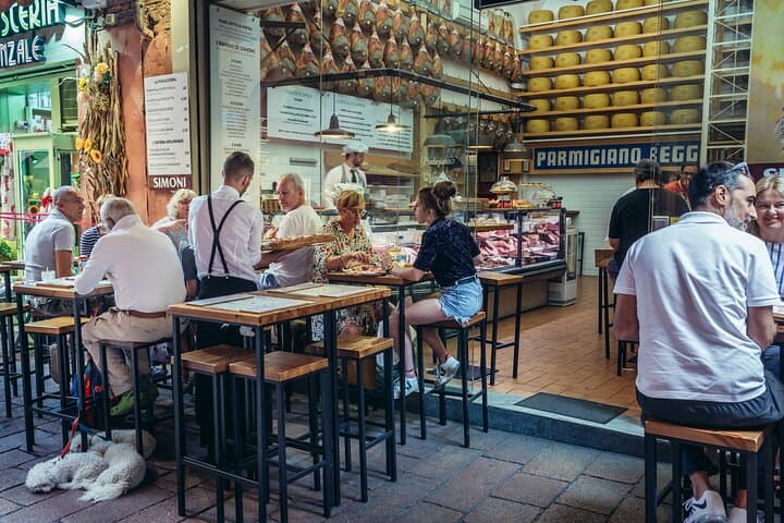 Bologna Small-Group Food Tour with Full Meal & Local Guide