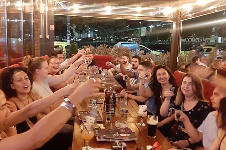 סיור בר בבוקרשט בעיר העתיקה