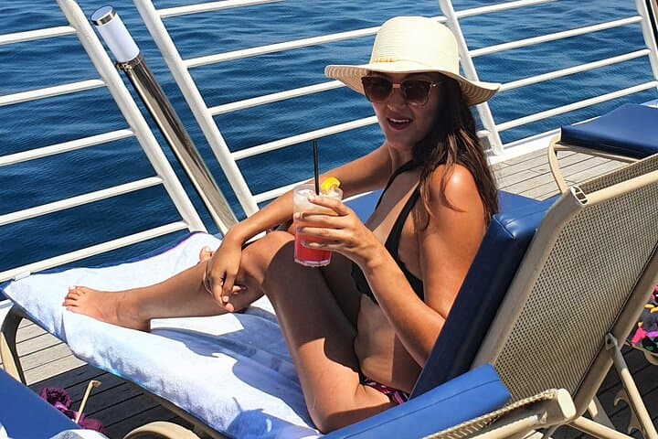 השיט במחצית היום עם BBQ של Wave Dancer - הכל כלול